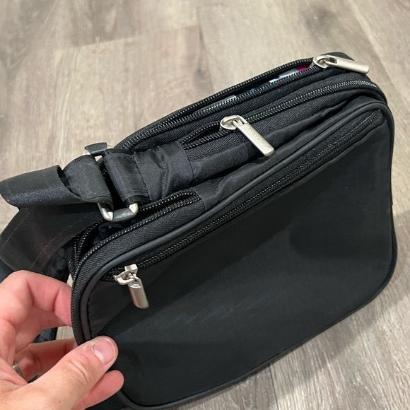 Travelon Anti-theft Black Nylon Satchel Travel Purse Bag Passport Holder - Picture 8 of 10